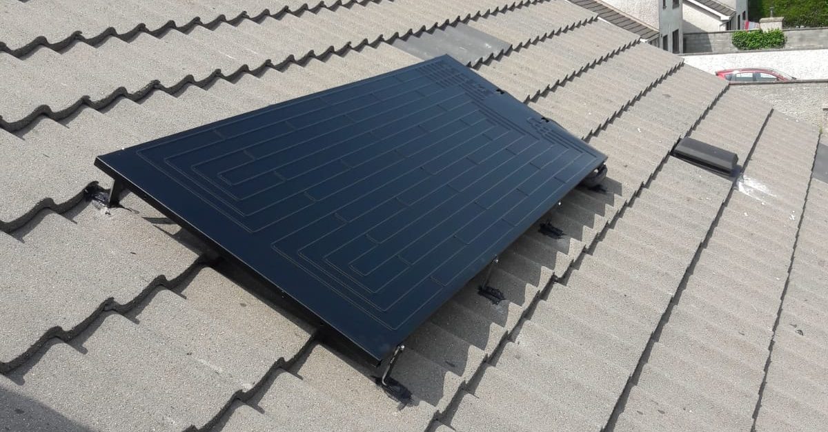 A thermodynamic solar panel